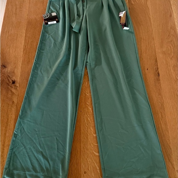 🆕 Wide Leg Green Pants - Picture 1 of 6